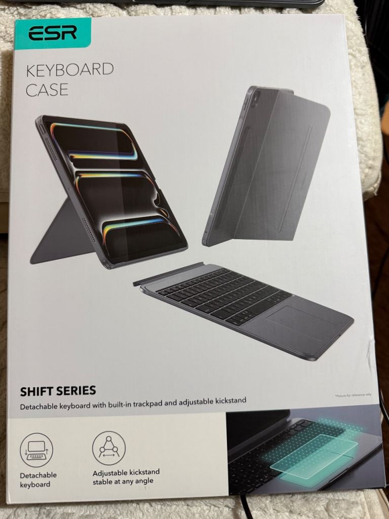 iPad M5 13 Inch - ESR Shift Series Keyboard Case for iPad – As Good As New