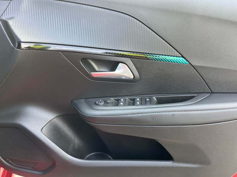  Peugeot 208 1.2 Puretech Allure Premium Hatchback 5dr Petrol Manual Euro 6 s/s