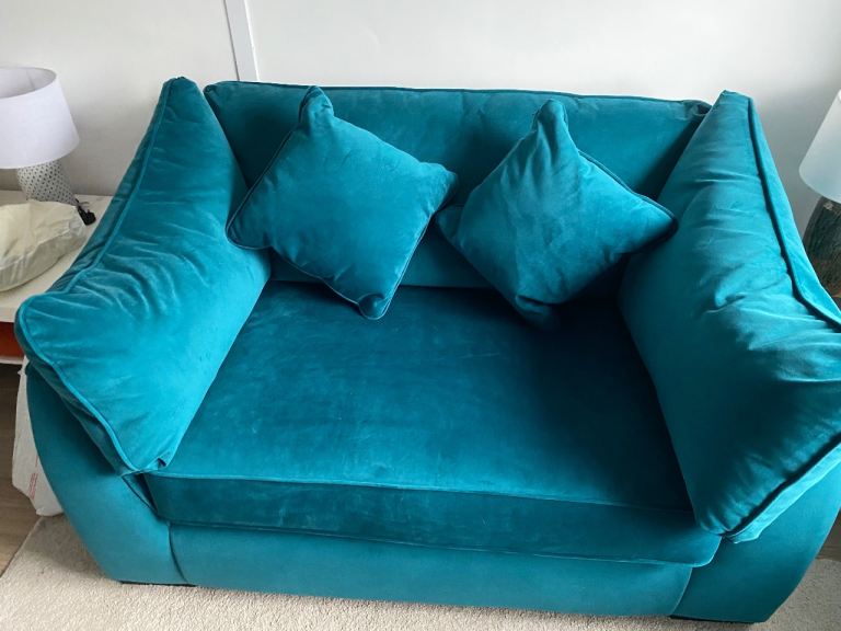 Stunning cuddle chair