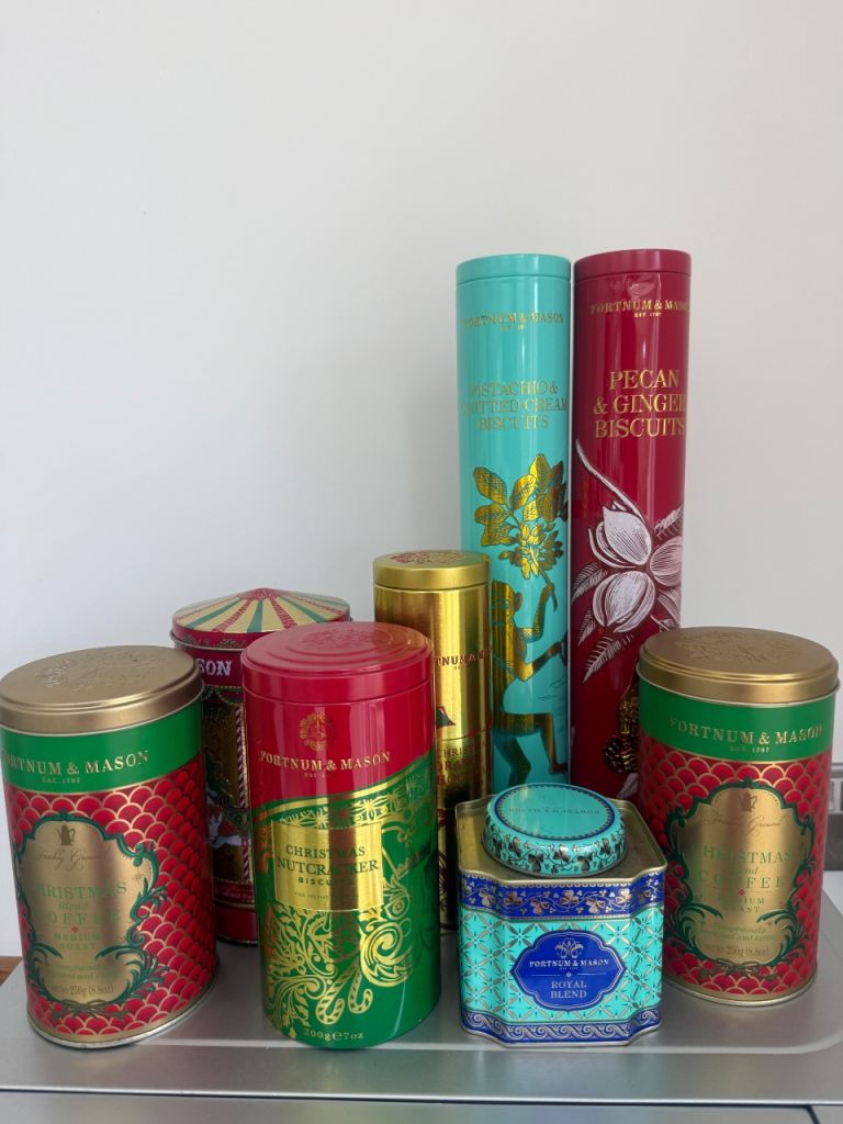 8 FORTNUM & MASON TINS £10