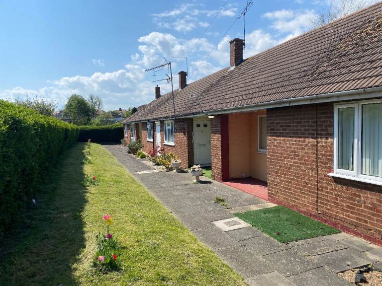 1 Bedroom Bungalow for rent