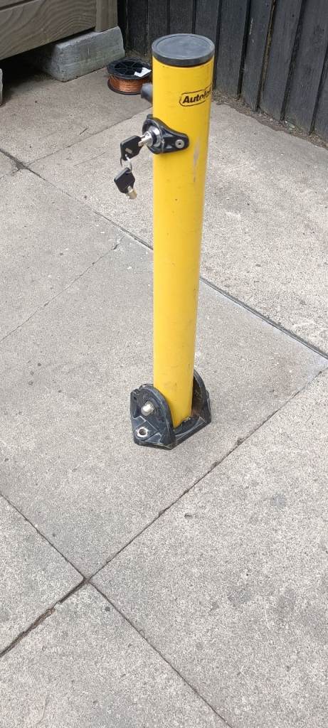 Drive way posts