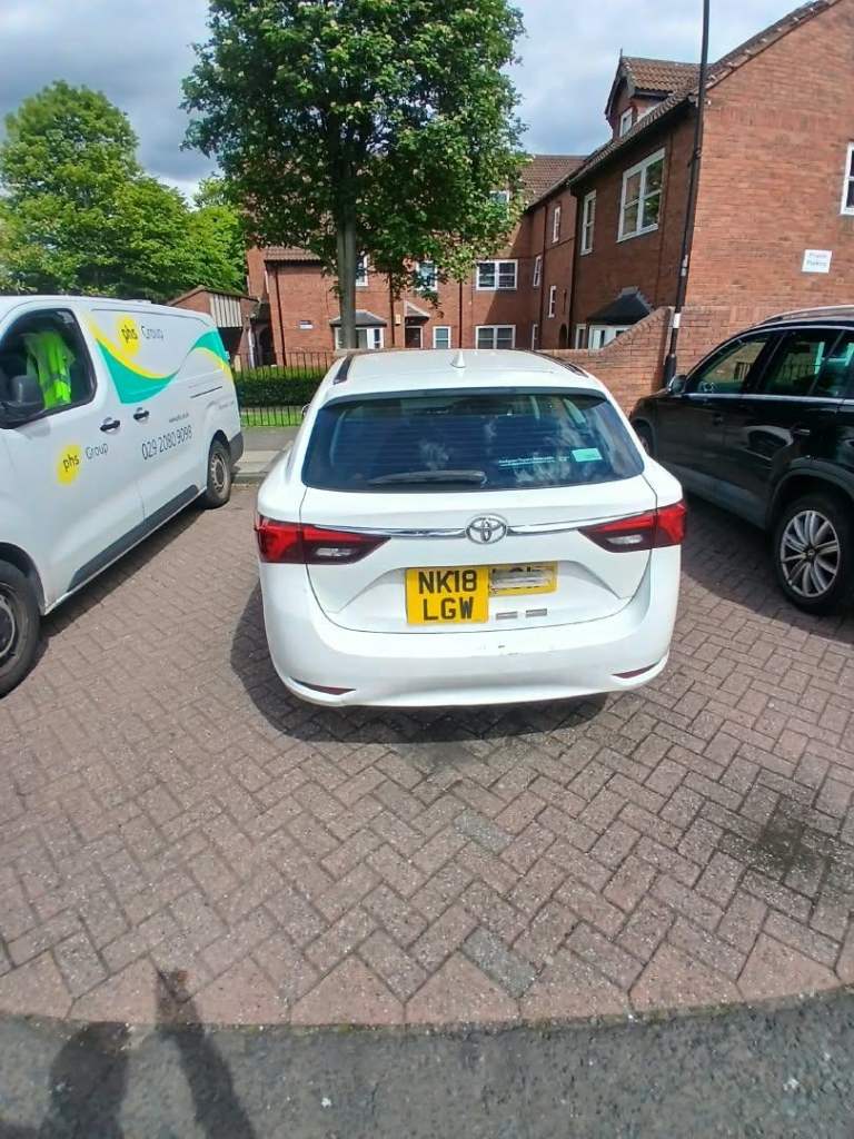 Toyota, AVENSIS, Estate, 2018, Manual, 1598 (cc), 5 doors