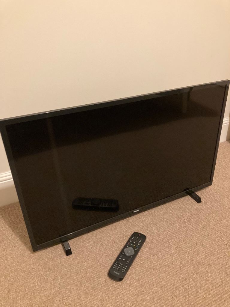 image for Philips 32” HD LED TV (32PHT4203/12) – Excellent Condition