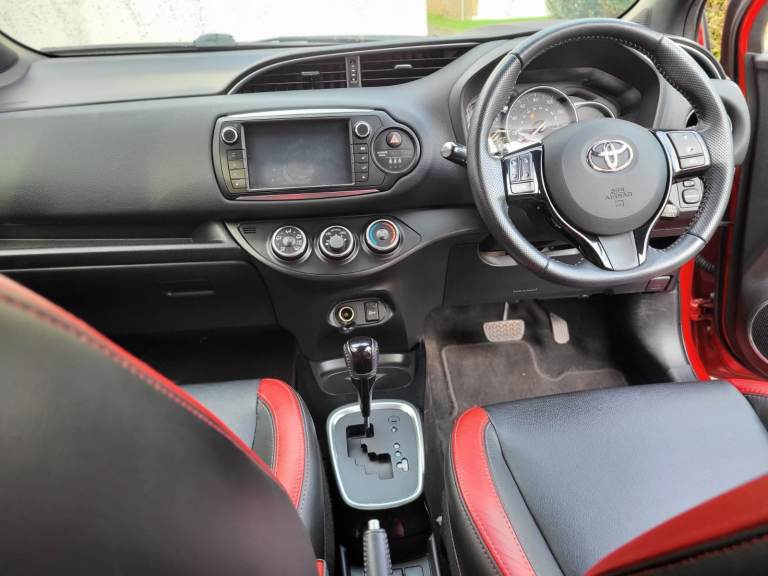 Toyota, YARIS, Hatchback, 2016, Other, 1329 (cc), 5 doors