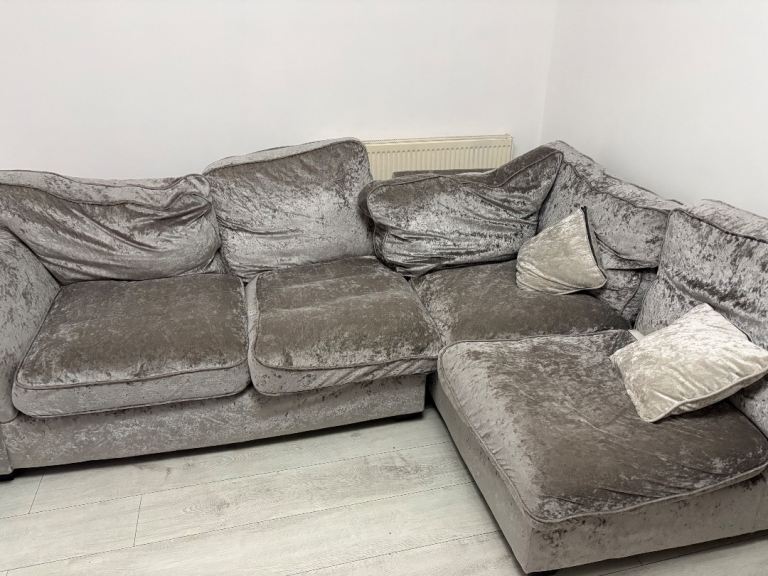 Crush velvet corner sofa 