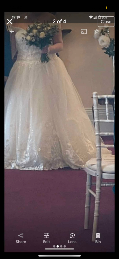 Wedding dress 