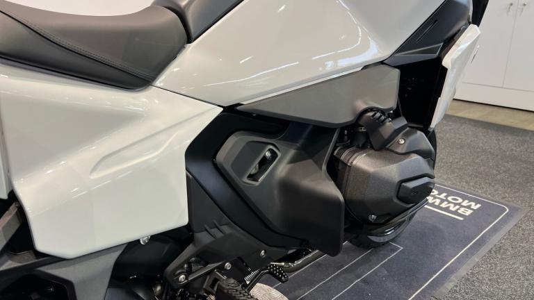 2025 BMW R1300 BMW R1300 RT LE ASA (25MY) TOURER Petrol Manual