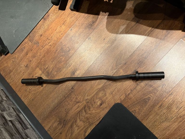 Primal strength EZ Curl Barbell – Black, Good Condition