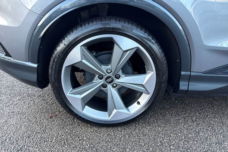 2025 Audi Q4 e-tron Q4  Black Edition 45 e-tron   kW SUV ELECTRIC Automatic