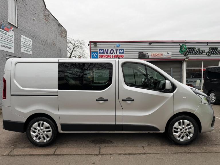 Renault Trafic 1.6 dCi Energy 27 Sport Nav SWB 6 Seat Crew Van  DIESEL 2019/19