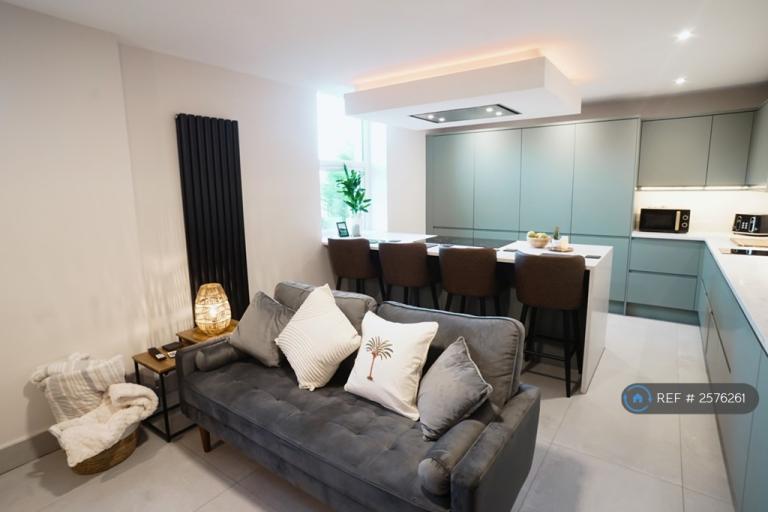 1 bedroom in Beaconsfield Road, Widnes, WA8 (#2576261)