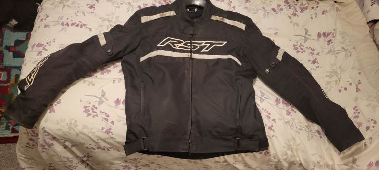 RST motorcycle jacket 44L chest size