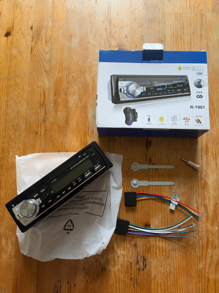 Bluetooth Car Stereo Head Unit R-1901 USB AUX Single DIN Boxed
