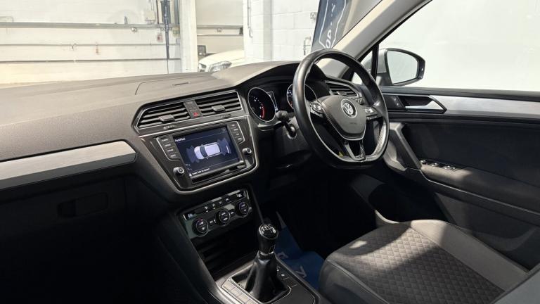 VOLKSWAGEN TIGUAN 2.0 TDI BlueMotion Tech SE Navigation 2016