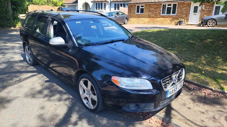 Volvo V70 R Design 2.0 D (October MOT)