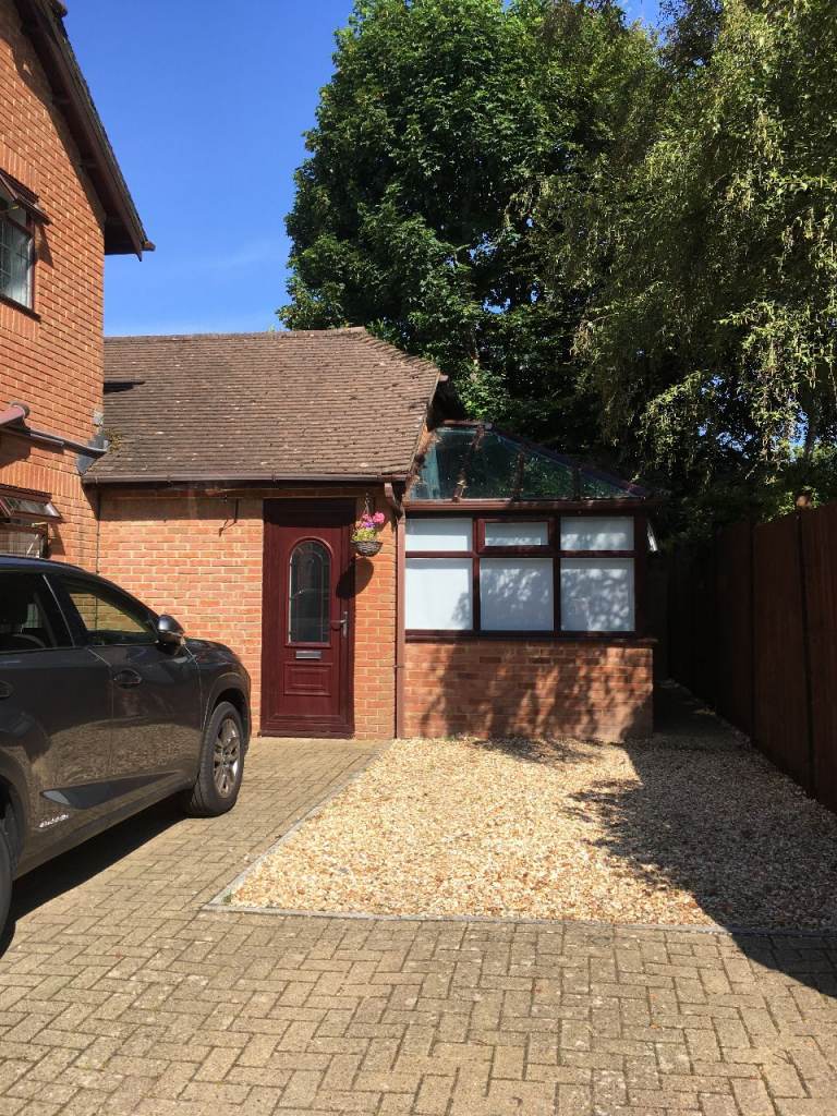 MODERN 2 Bed Annexe Talbot Woods . ALL BILLS INC 