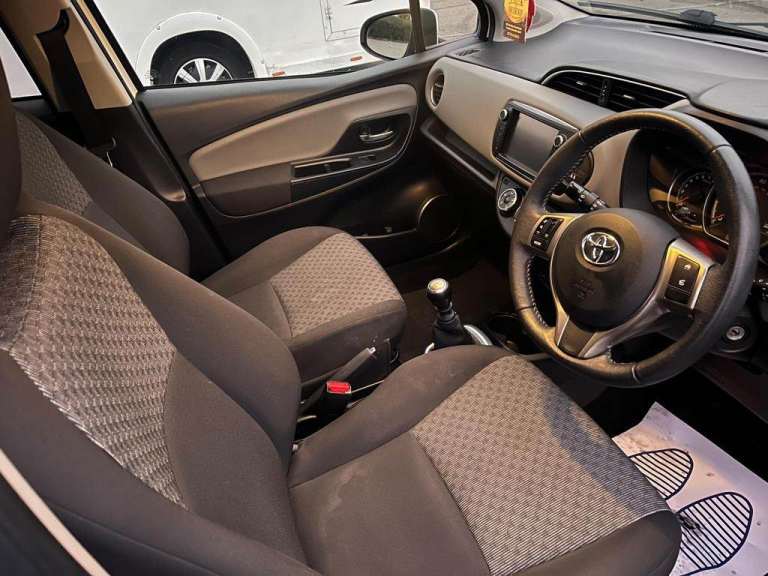 HPI CLEAR Toyota, YARIS, Hatchback, 2015, Manual, 1329 (cc), 5 doors