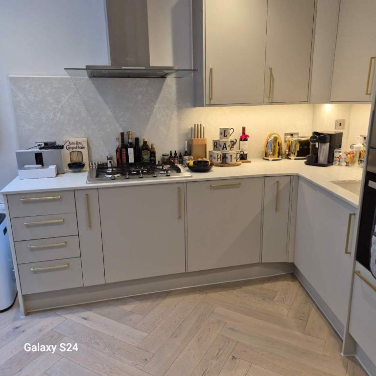PROFESSIONAL CLEANING - DOMESTIC, COMMERCIAL, END OF TENANCY 