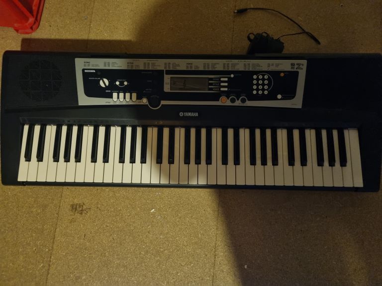 Yamaha electric keyboard