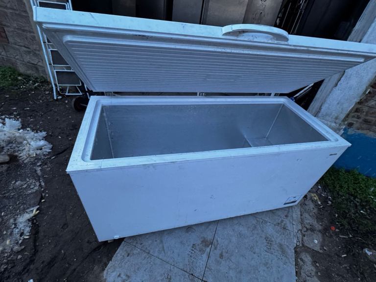 Commercial chest freezer fully serviced cafe shop restaurant takeaway 