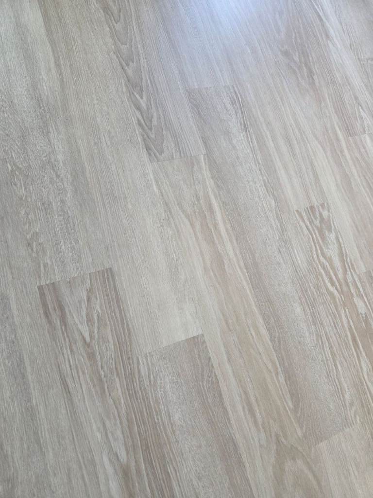 Karndean flooring. DUTCH LIMED OAK 