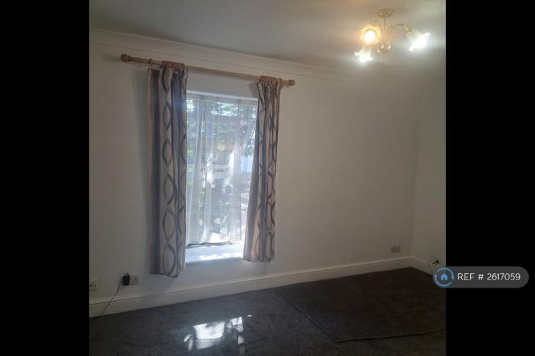 2 bedroom flat in Cameron Road, Croydon, CR0 (2 bed) (#2617059)