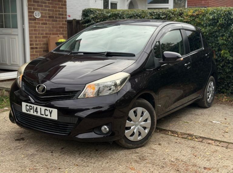 TOYOTA Yaris 2014
