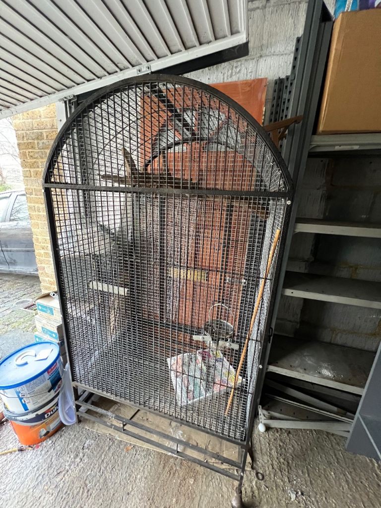 Large parrot bird cage 