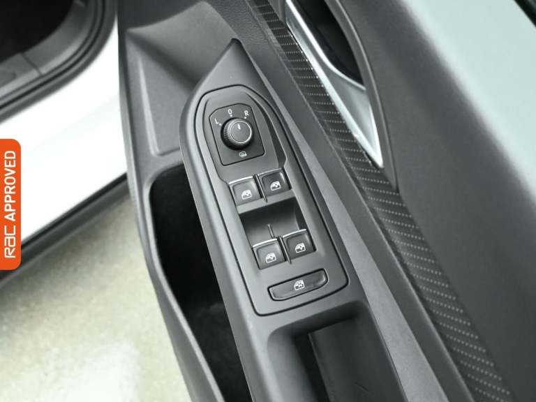 2025 Volkswagen Golf 1.5 TSI R-Line 5dr Hatchback PETROL Manual