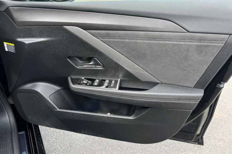 2025 Vauxhall Astra 54kWh Ultimate Hatchback 5dr Electric Auto (156 ps) Hatchback Electric Automatic