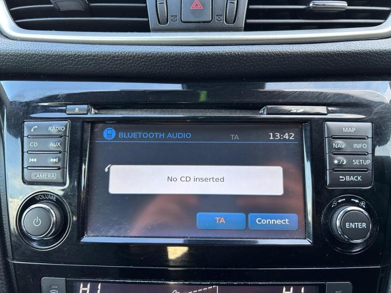 2015 Nissan Qashqai 1.6 DiG-T Tekna [Non-Panoramic] 5dr HATCHBACK PETROL Manual