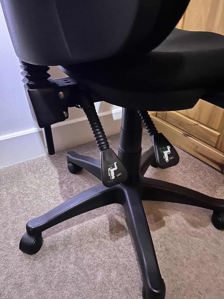 Black Adjustable Office Chair
