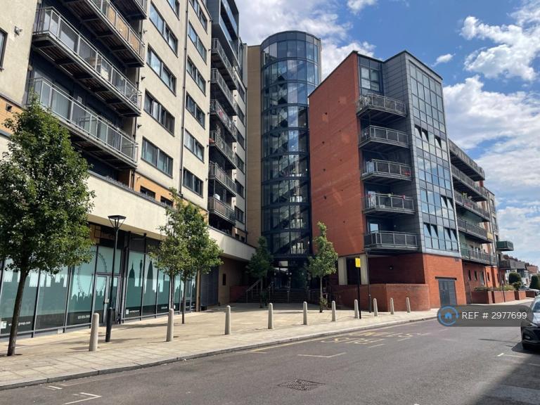 2 bedroom flat in Perth Road, Ilford, IG2 (2 bed) (#2977699)