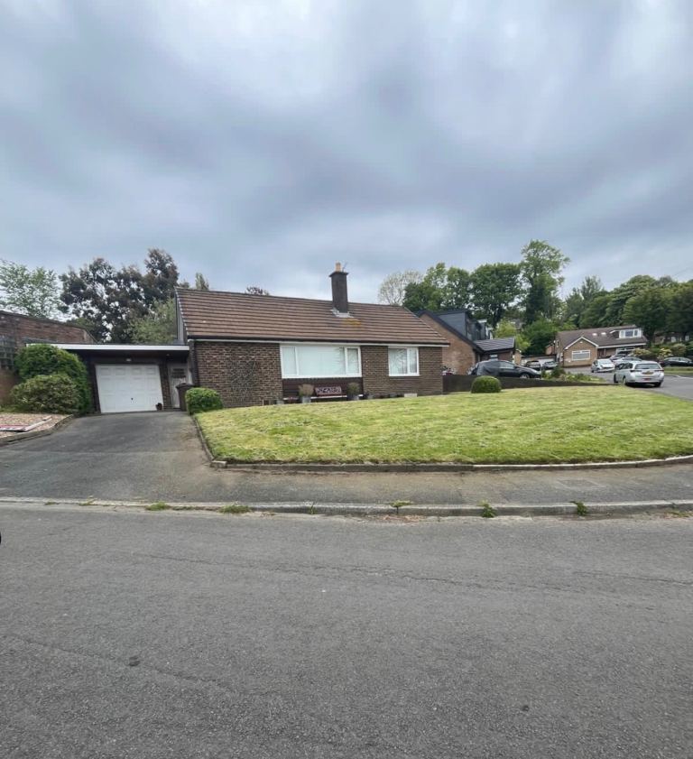 Large 2 Bedroom detached Bungalow 