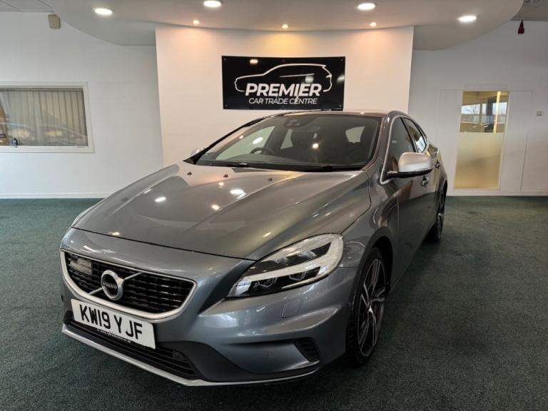 2019 Volvo V40 T2 [122] R DESIGN Edition 5dr Geartronic HATCHBACK PETROL Automatic