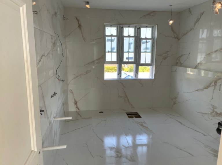 Floor tiler 