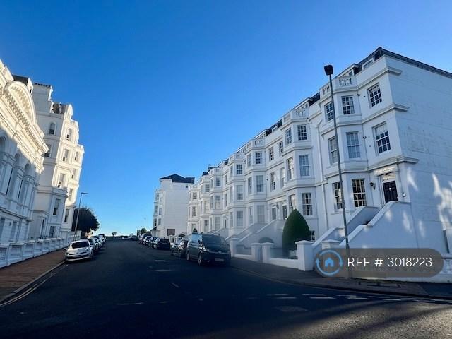 2 bedroom flat in Grand Mansions, Eastbourne, BN20 (2 bed) (#3018223)