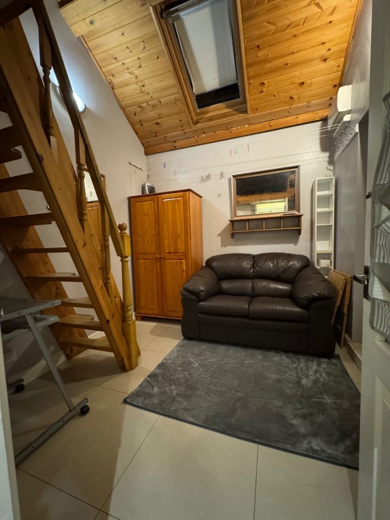 Studio flat in Orchard Park. Cambridge