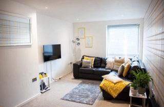 1 bed apartment by the river 