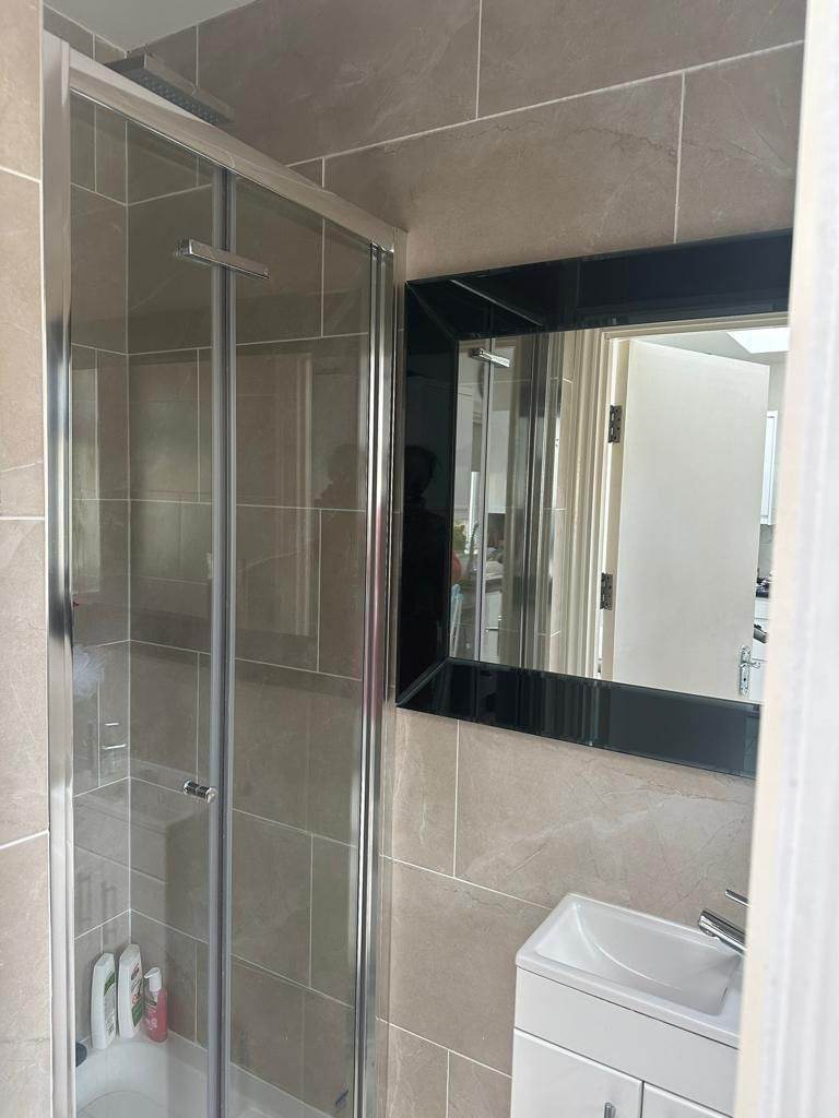 REAL NICE DOUBLE ROOM IN CHINGFORD , E4 8JT FOR £799pcm.. Professional ONLY! (AVAILABLE NOW)