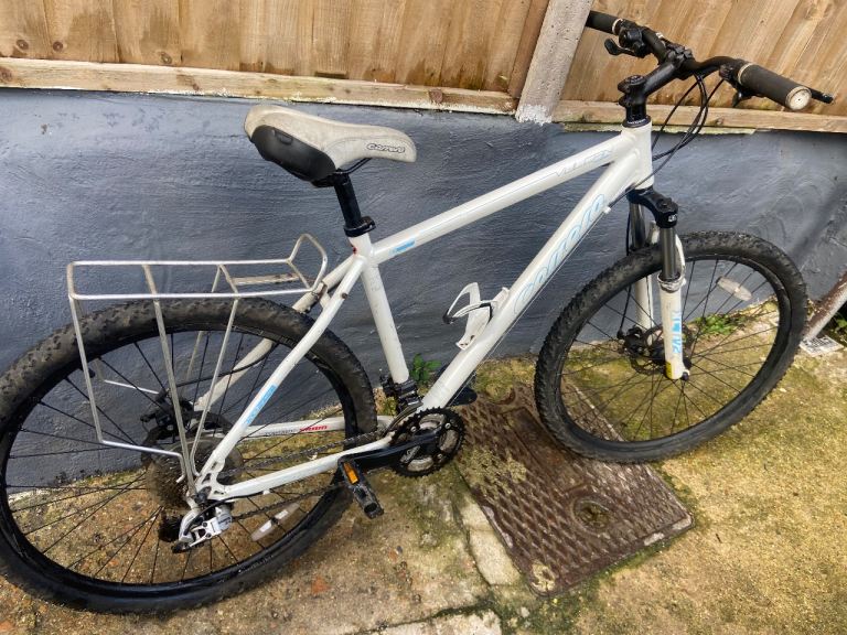 Adults Carrera Vulcan Mountain Bicycle 24 Speed Disc Brakes