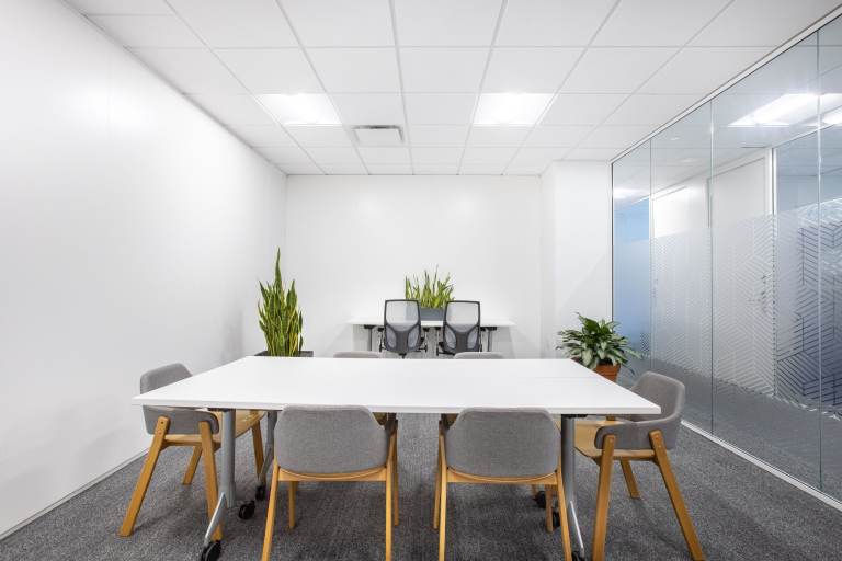 London - N1 9PP \ Office Space with 5 Desks and All Services Included