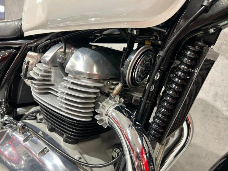 2024 Royal Enfield Interceptor 650 - 1886 miles - 1 OWNER! - STUNNING!