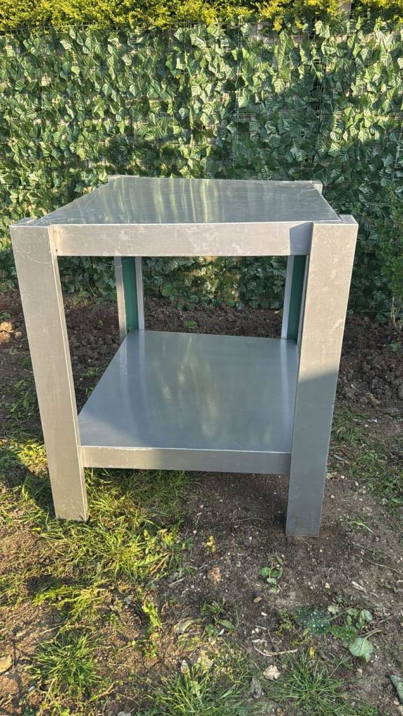 Pizza stand