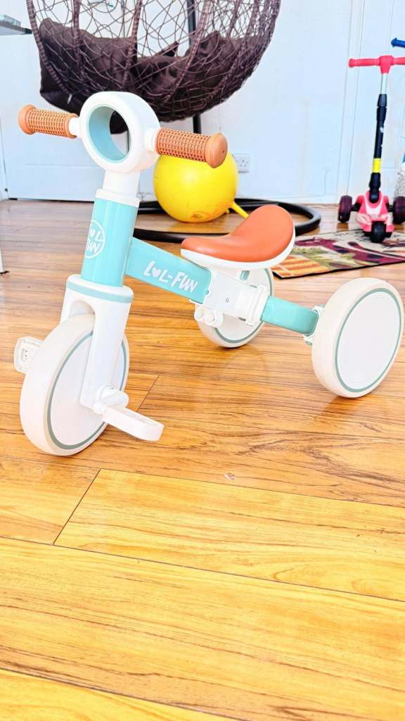 Like New Kids Balance Bike/Tricycle – Excellent Condition (pick up or delivery available in luton)