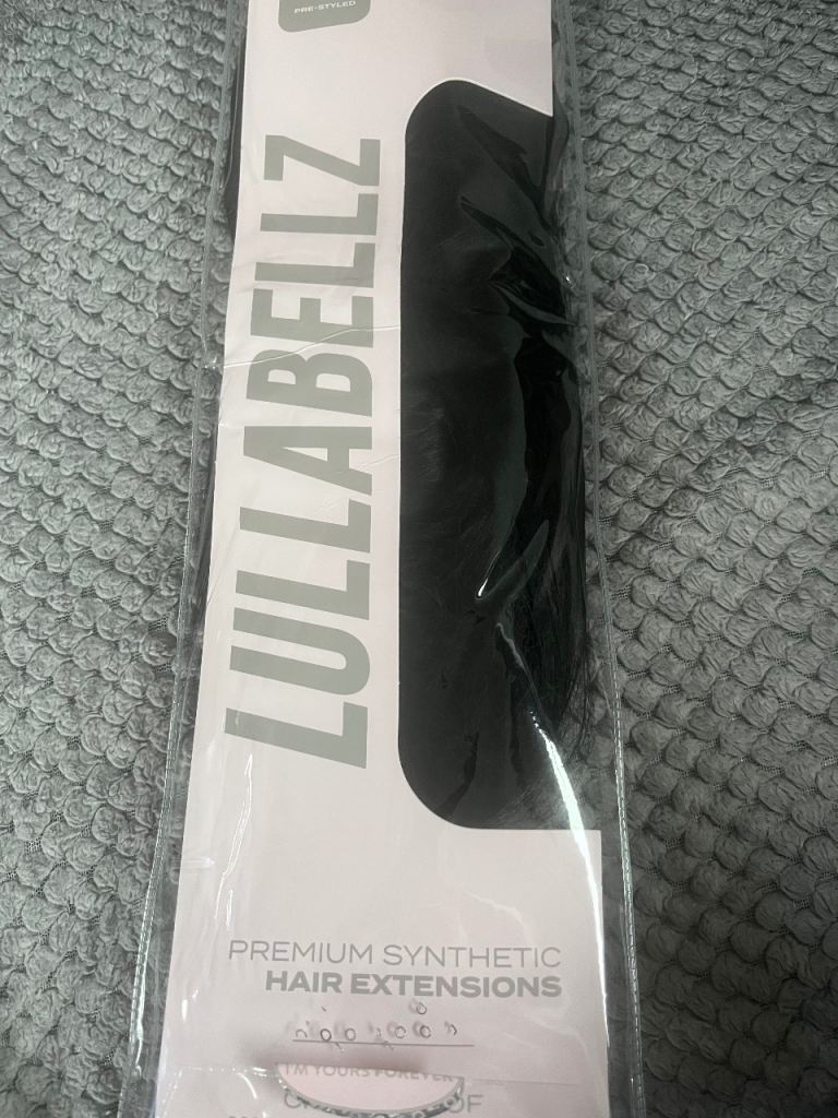 Brand new LullaBellz synthetic hair extensions, dark brown 22 inches