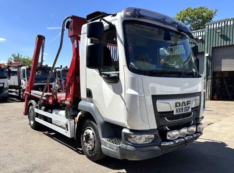2019 DAF LF-210 SKIP LOADER