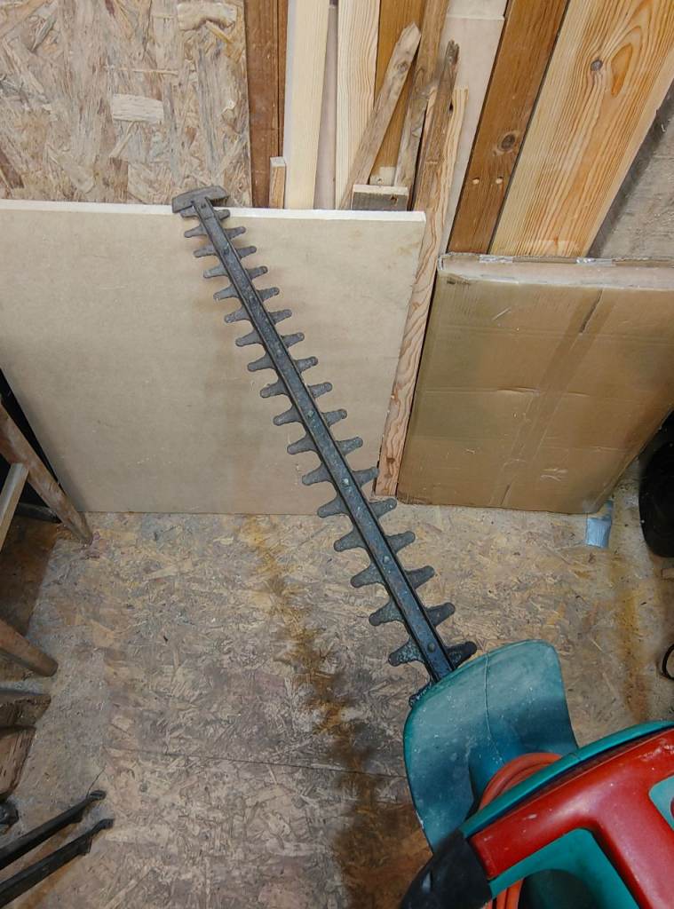 Bosch Hedge trimmer model AHS 600-24 ST 