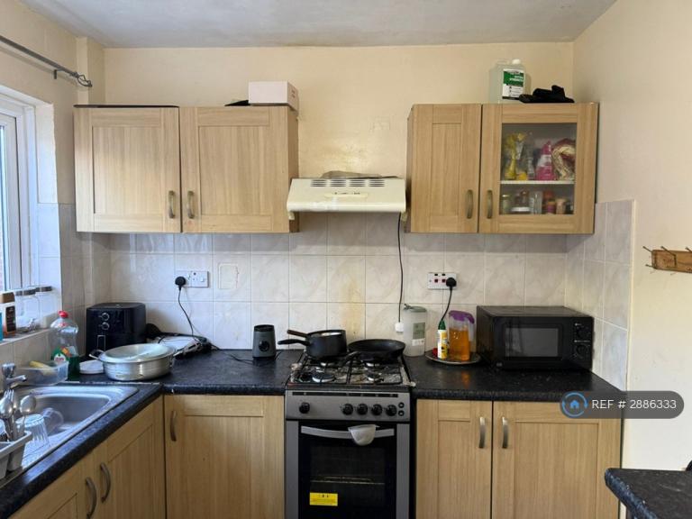 3 bedroom house in Kennington Road, Nottingham, NG8 (3 bed) (#2886333)